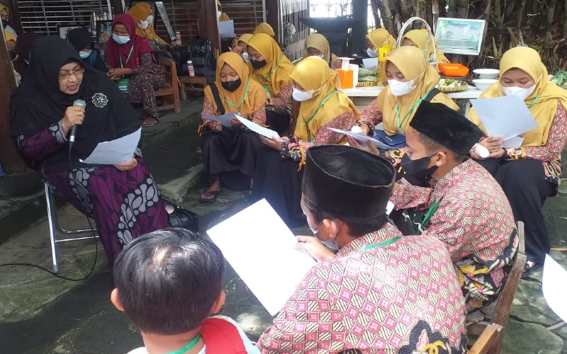 Detail Puisi Anak Yatim Nomer 33