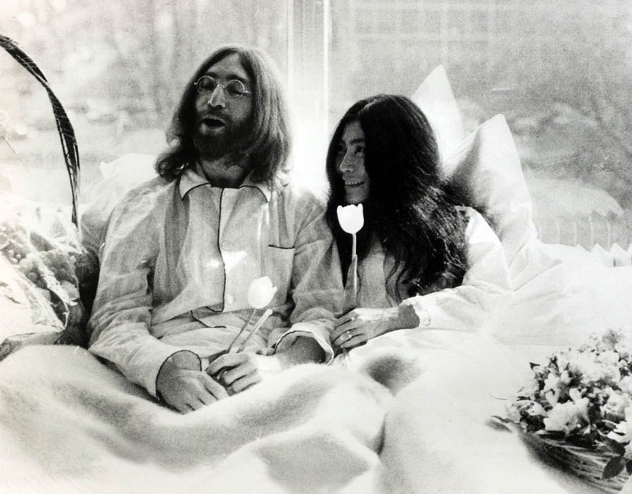 Detail Puisi Cinta John Lennon Nomer 7