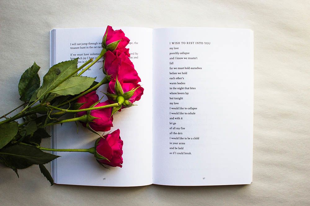 Detail Puisi Cinta Yang Paling Indah Nomer 40