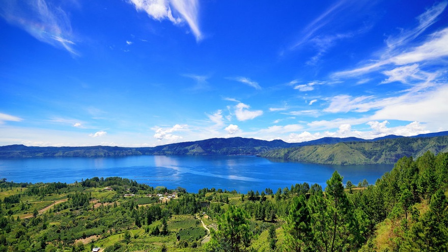 Detail Puisi Keindahan Danau Toba Nomer 20