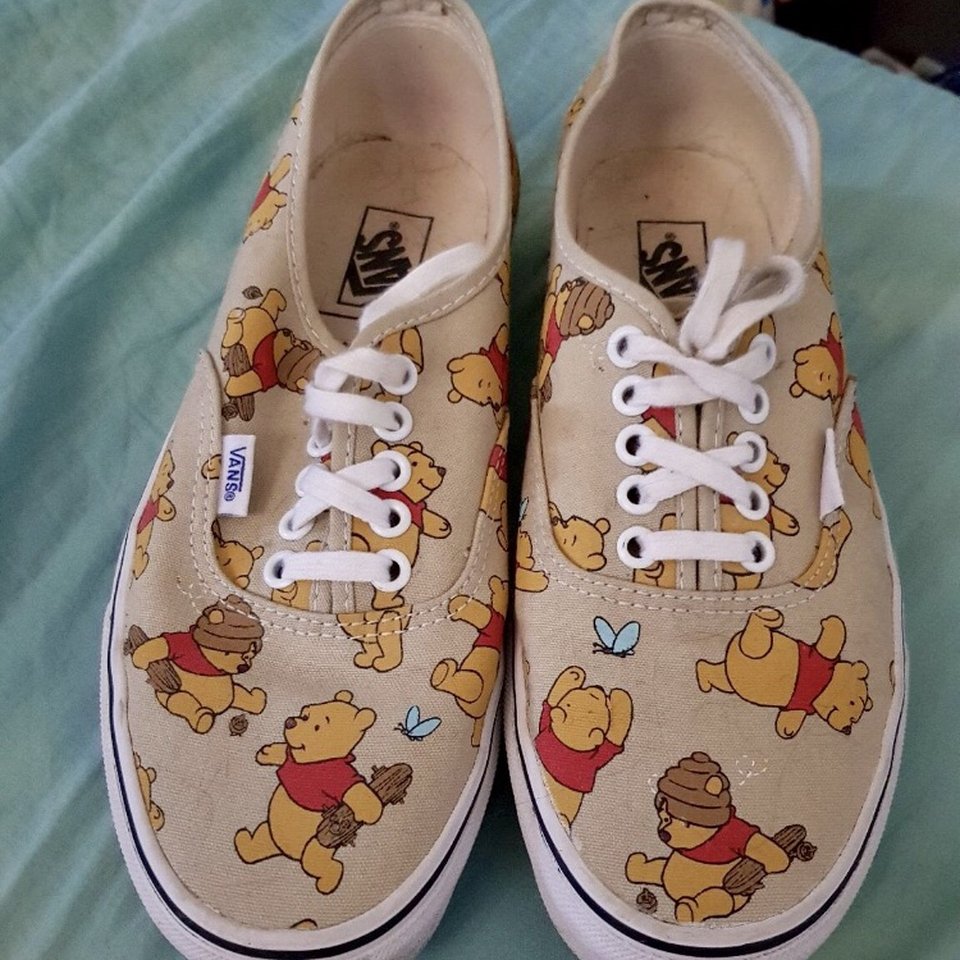 Detail Disney Pooh Vans Nomer 16