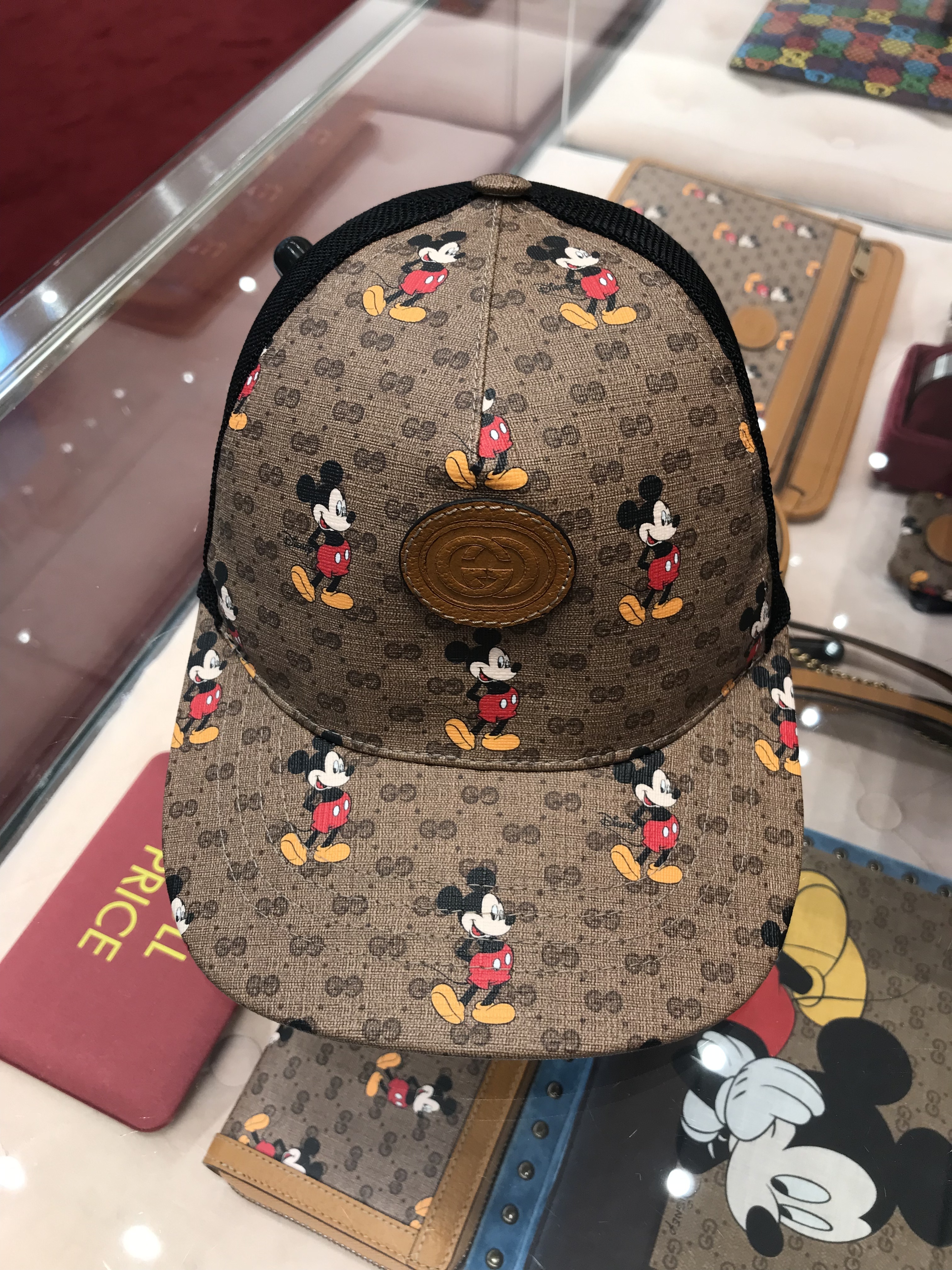 Detail Disney X Gucci Donald Duck Nomer 53