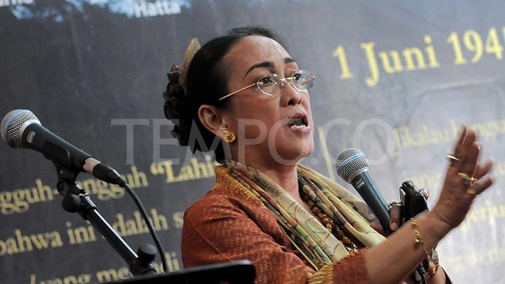 Detail Puisi Sukmawati Berjudul Ibu Indonesia Nomer 19