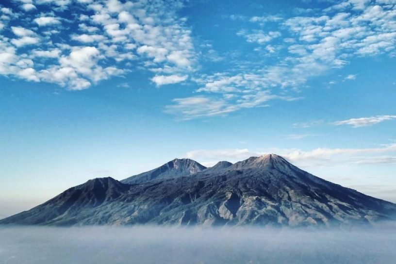 Detail Puisi Tentang Gunung Nomer 8