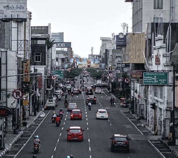 Detail Puisi Tentang Kota Bandung Nomer 30