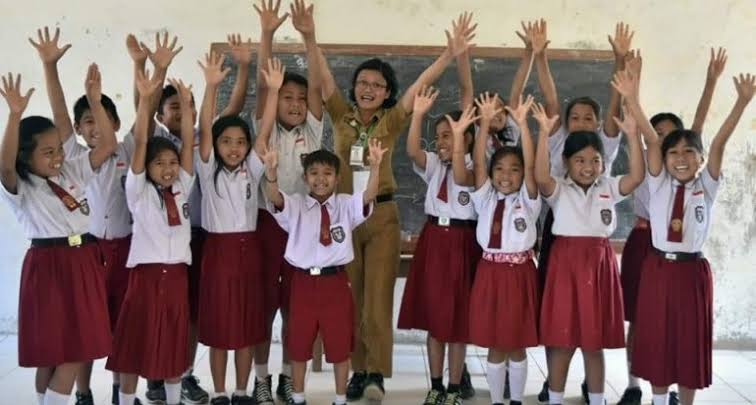 Detail Puisi Tentang Liburan Sekolah Bersama Keluarga Nomer 23