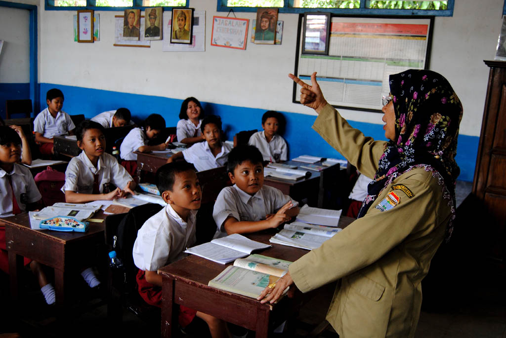 Detail Puisi Tentang Sekolah Sma Tercinta Nomer 51