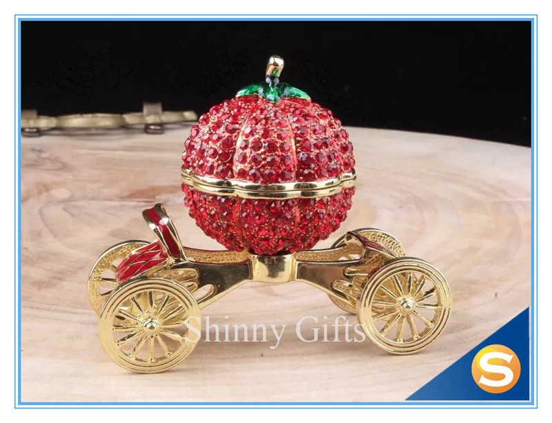 Detail Pumpkin Carriage Jewelry Box Nomer 9