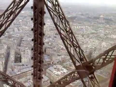 Detail Puncak Menara Eiffel Nomer 3
