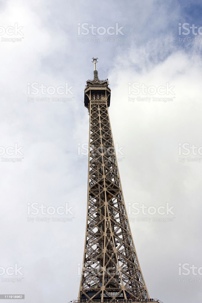 Detail Puncak Menara Eiffel Nomer 45