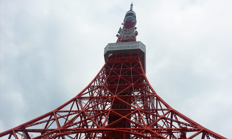 Detail Puncak Menara Eiffel Nomer 50