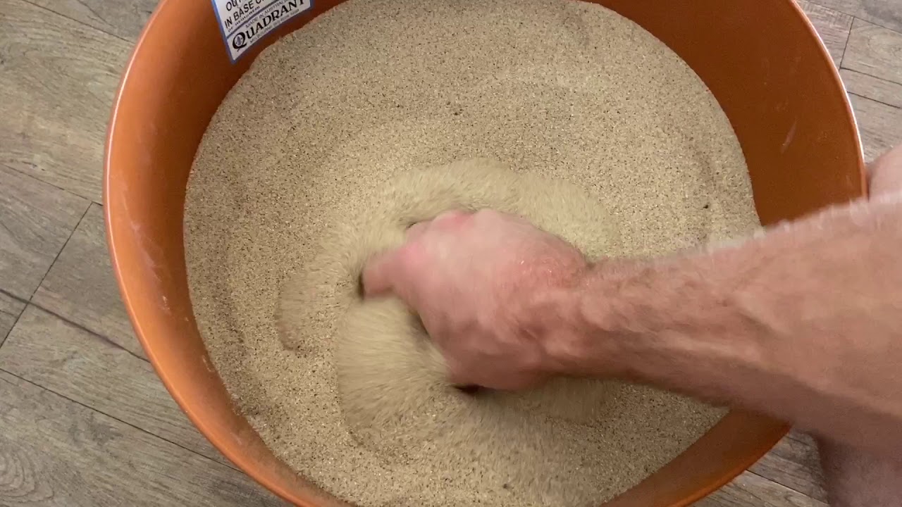 Detail Punching Sand In A Bucket Nomer 3