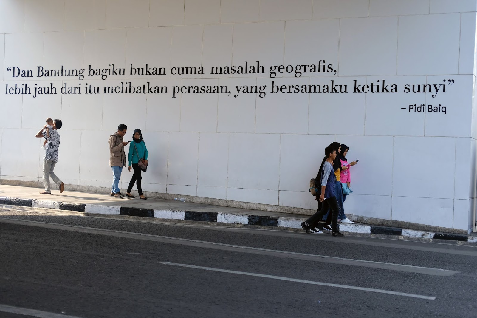 Detail Quotes Pidi Baiq Tentang Bandung Nomer 19