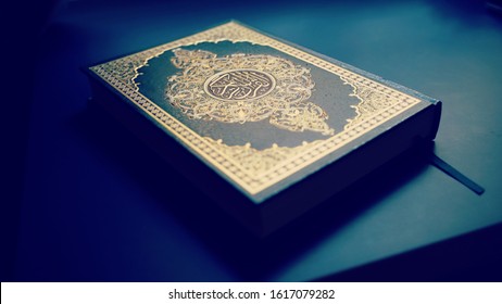 Detail Quran Stock Photo Nomer 25