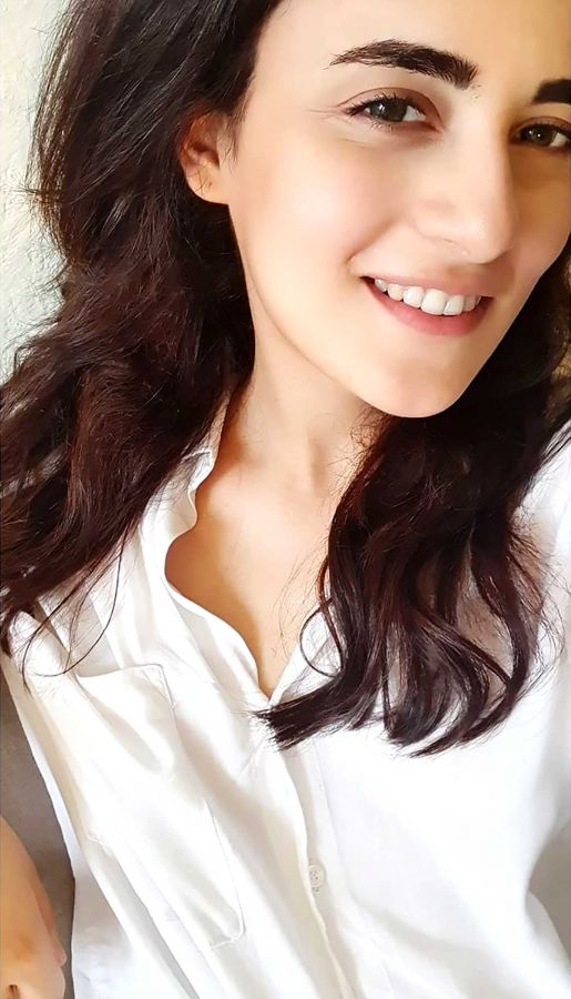 Detail Radhika Madan Instagram Nomer 51