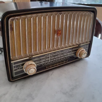 Detail Radio Tabung Jadul Nomer 4