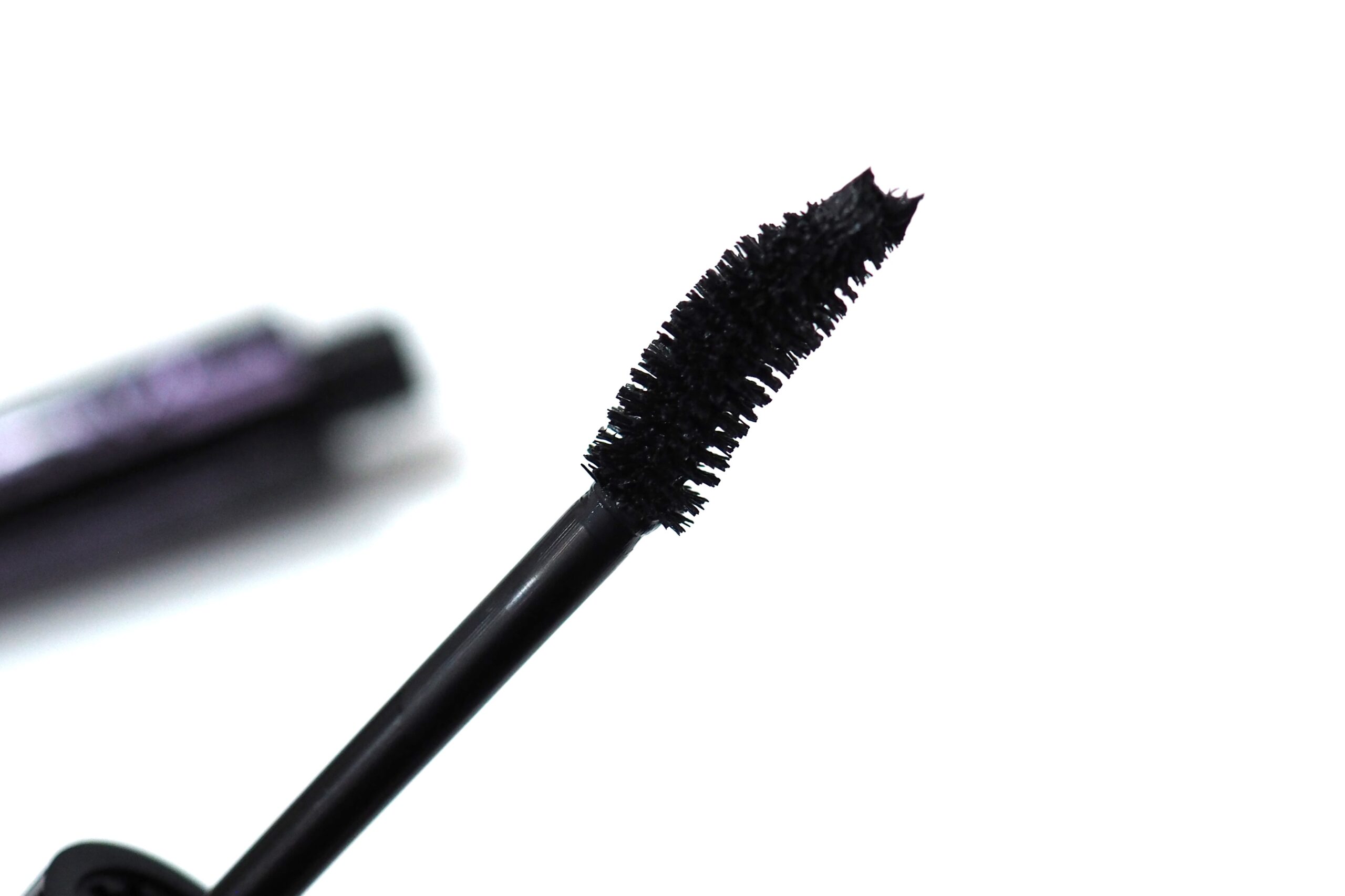 Detail Catrice Eyeconista Lash Millionizer Volume Mascara Nomer 25