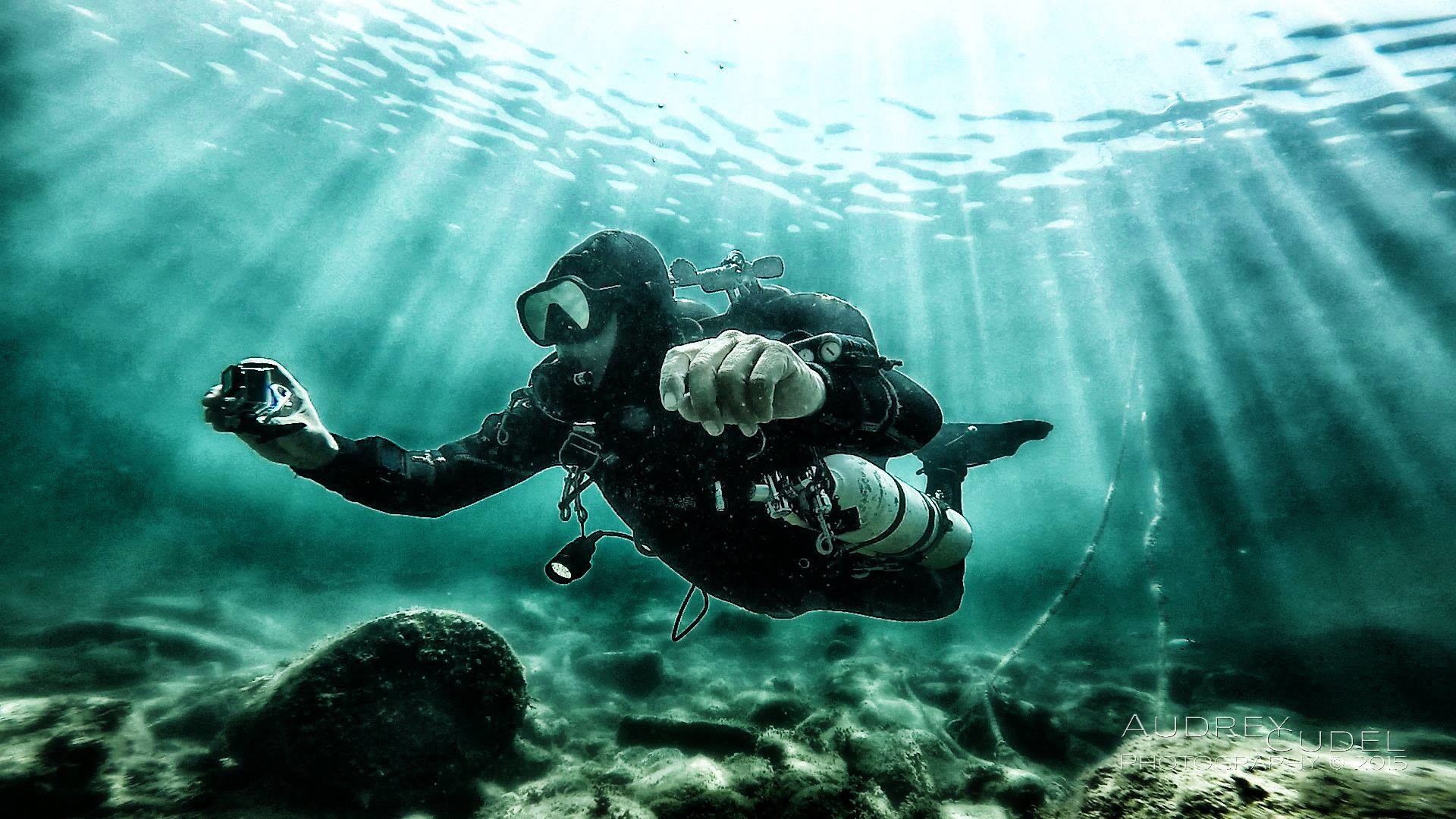 Detail Diving Wallpaper Nomer 25