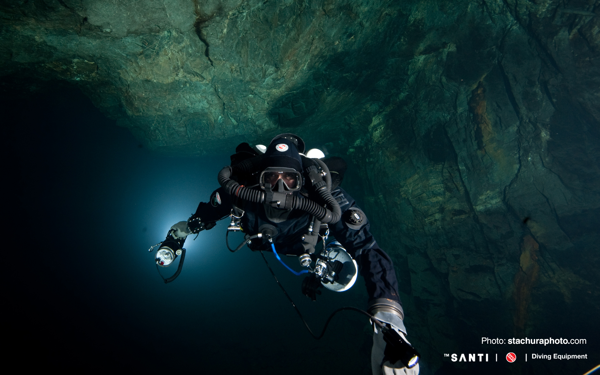 Detail Diving Wallpaper Nomer 34