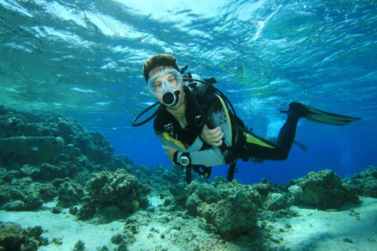 Detail Diving Wallpaper Nomer 40
