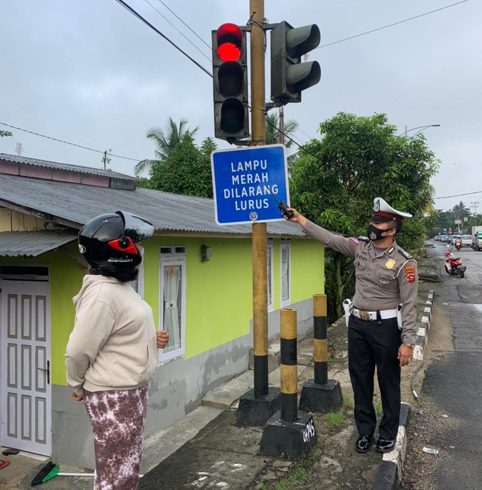 Detail Rambu Lampu Lalu Lintas Nomer 23