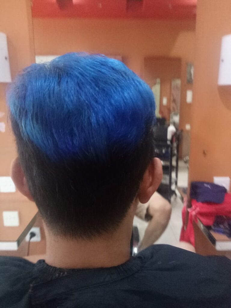 Detail Rambut Biru Pria Nomer 15