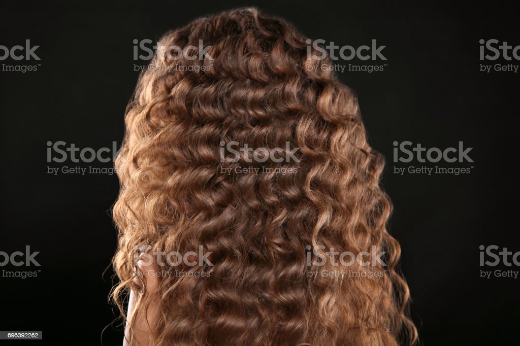 Detail Rambut Curly Panjang Dari Belakang Nomer 6