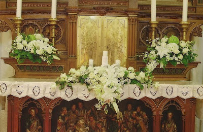Detail Rangkaian Bunga Altar Sederhana Nomer 41