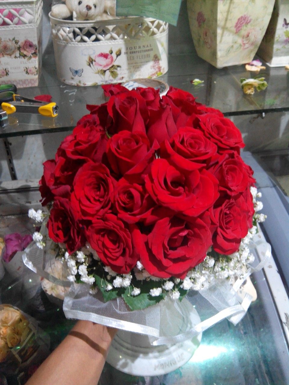 Detail Rangkaian Bunga Mawar Merah Nomer 40