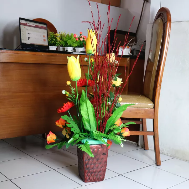 Detail Rangkaian Bunga Plastik Nomer 24