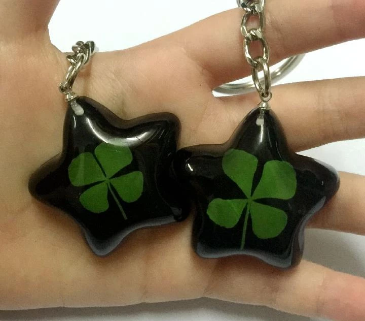 Detail Real Four Leaf Clover Keychain Nomer 48