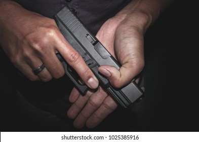 Detail Real Gun Pic In Hand Nomer 22