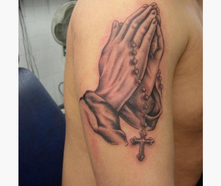 Detail Realistic Praying Hands With Cross Nomer 20