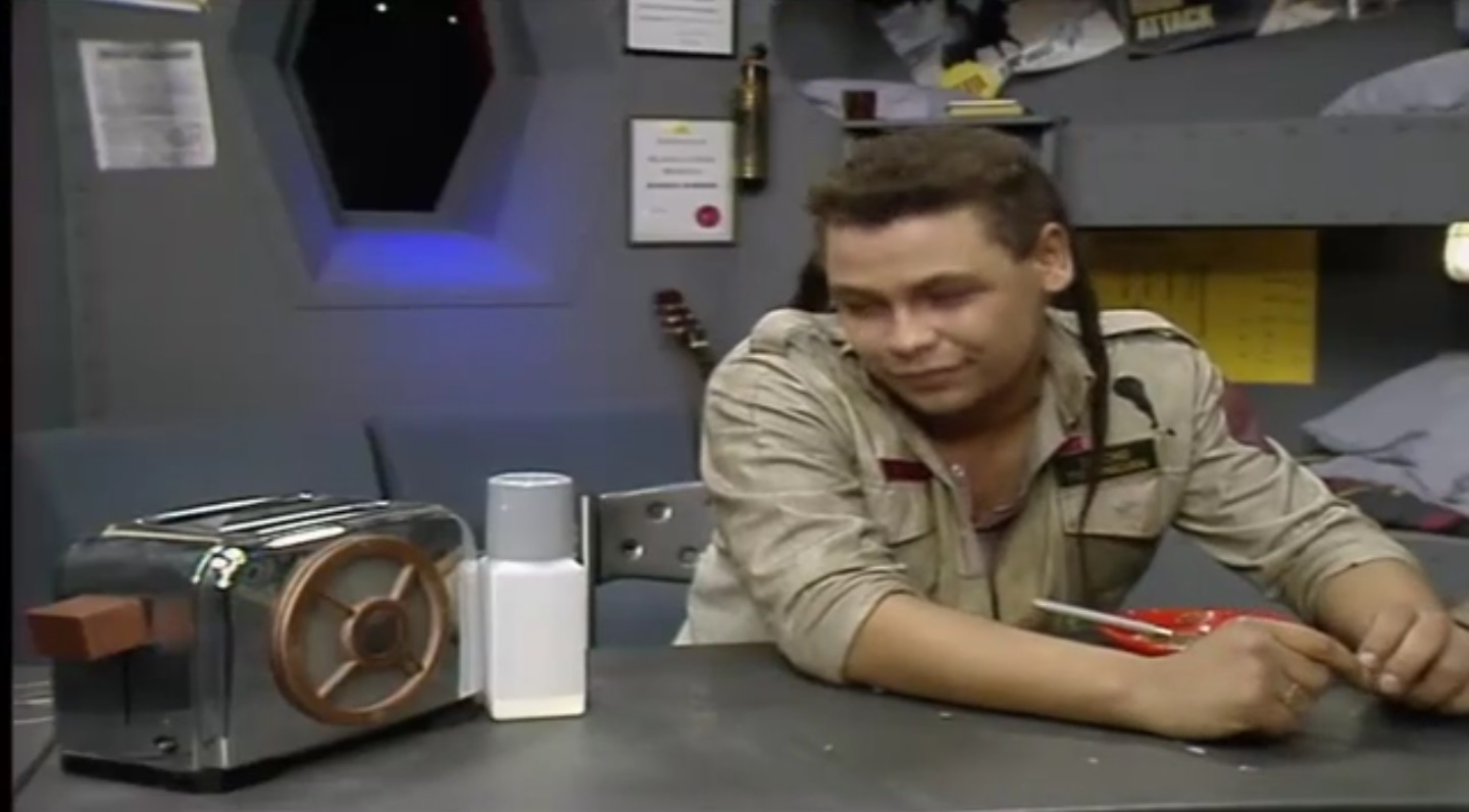 Detail Red Dwarf Toaster Nomer 13