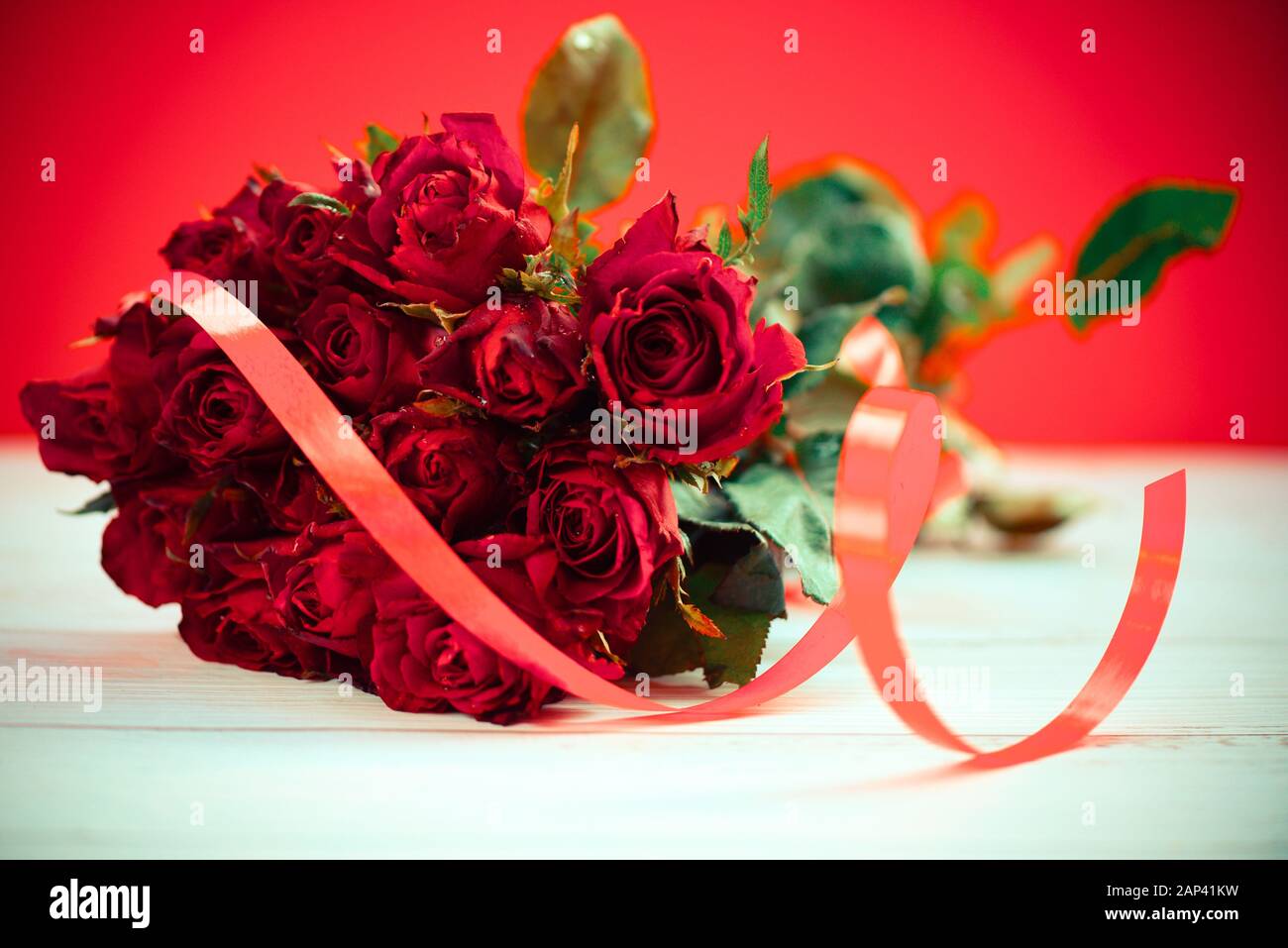 Detail Red Rose Flowers Images Nomer 37