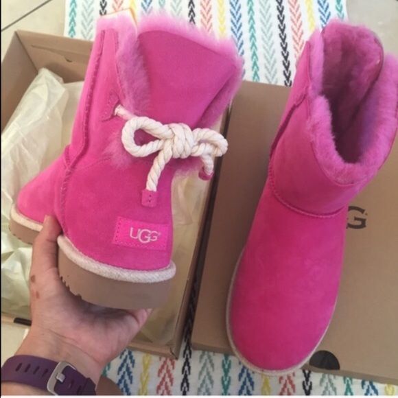 Detail Red Uggs With Rope Bow Nomer 17