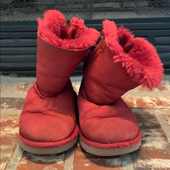 Detail Red Uggs With Rope Bow Nomer 35