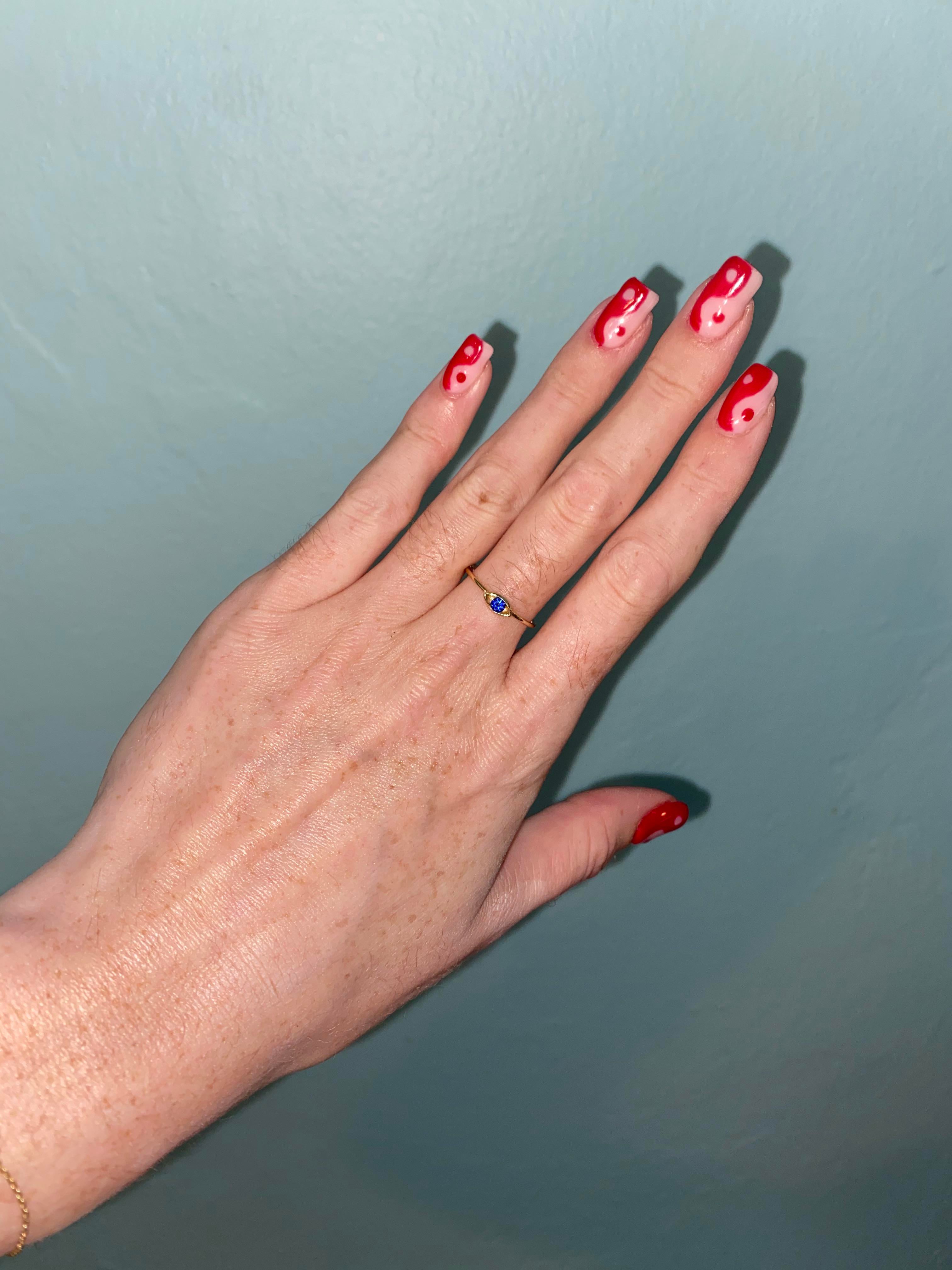 Detail Red Yin Yang Nails Nomer 4
