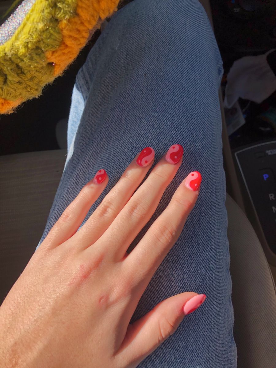 Detail Red Yin Yang Nails Nomer 8