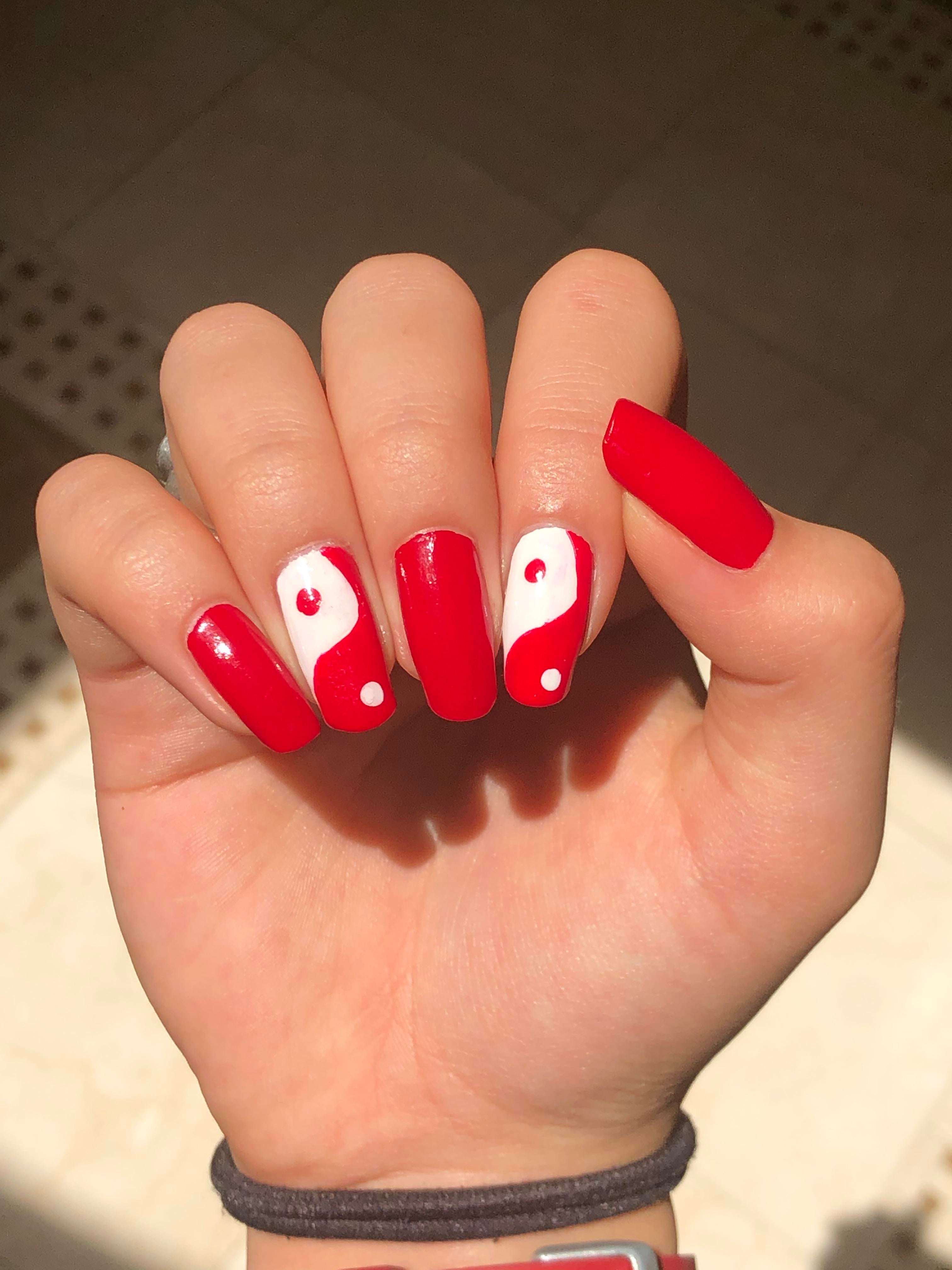 Detail Red Yin Yang Nails Nomer 10