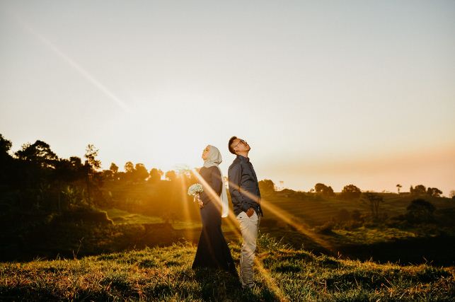 Detail Referensi Foto Prewedding Outdoor Nomer 8