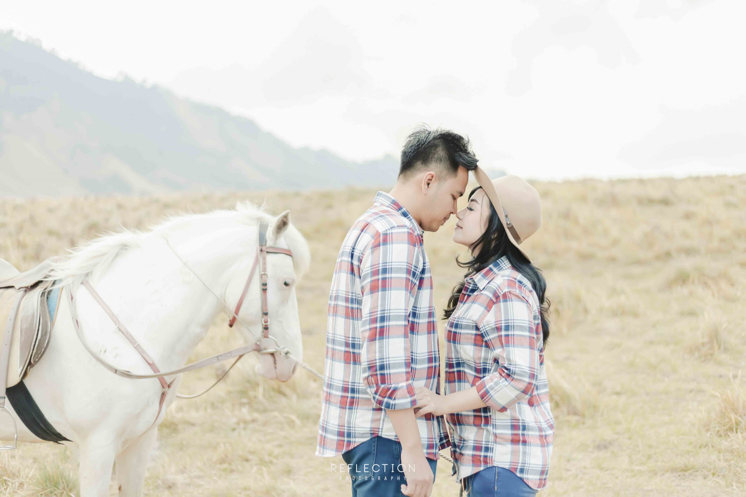 Detail Referensi Foto Prewedding Outdoor Nomer 41