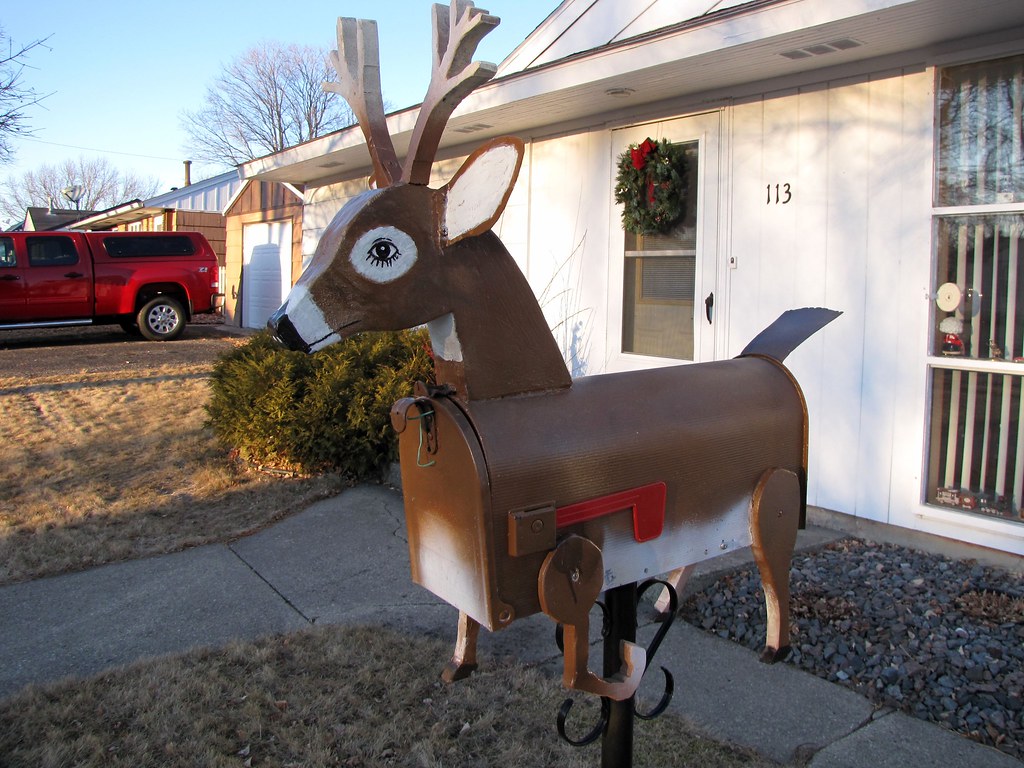 Detail Reindeer Mailbox Nomer 18