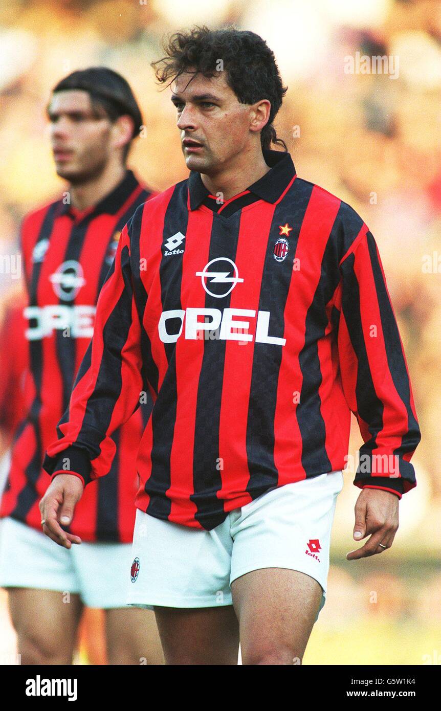 Detail Roberto Baggio Ac Milan Nomer 9