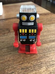 Detail Robot Pencil Sharpener Nomer 20