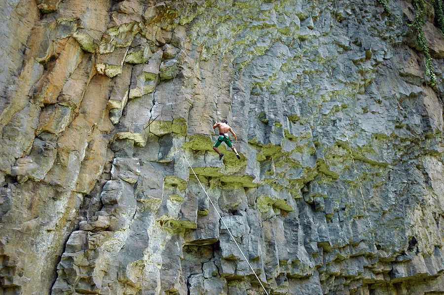 Detail Rock Climbing Indonesia Nomer 18