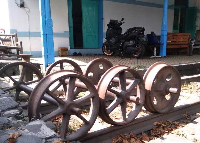 Detail Roda Kereta Api Nomer 39