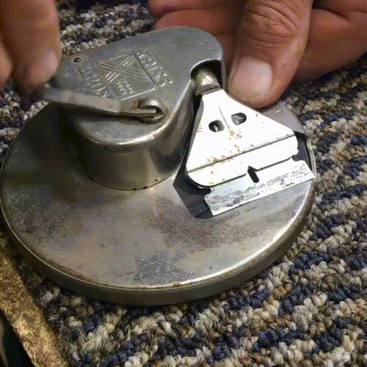 Detail Rolls Razor Sharpener Nomer 30