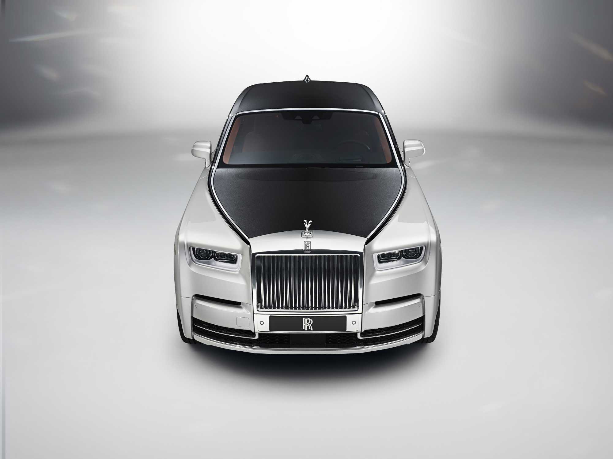 Detail Rolls Royce Car Images Nomer 16