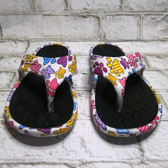 Detail Dog Paw Print Flip Flops Nomer 57